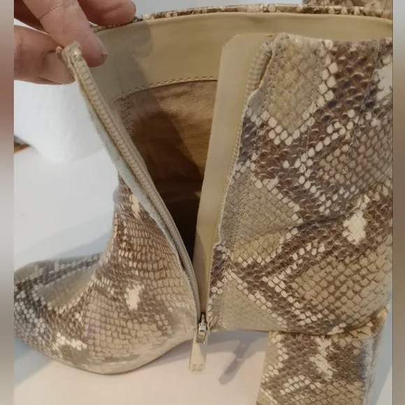 Sam Edelman Destiny Faux Snakeskin Pattern Ankle Boots 3" Heels Sz. 8 - Picture 11 of 15